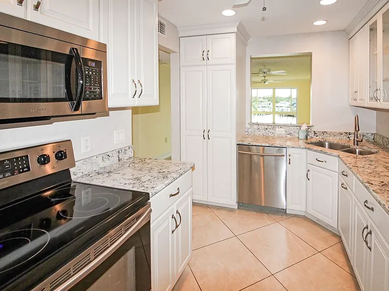 250 Santa Maria St #317 — Photo 4