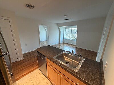 3rd image of 332 Jamaicaway #406E