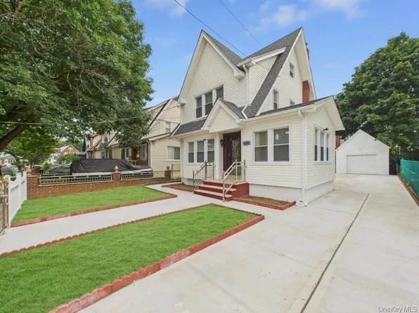 194-34 115th Road, Saint Albans, NY 11412