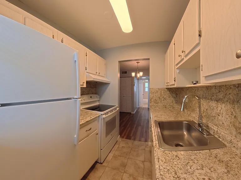 2301 SE 4th St #12 — Photo 15