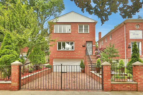 Sold by Trebach Realty | media 1