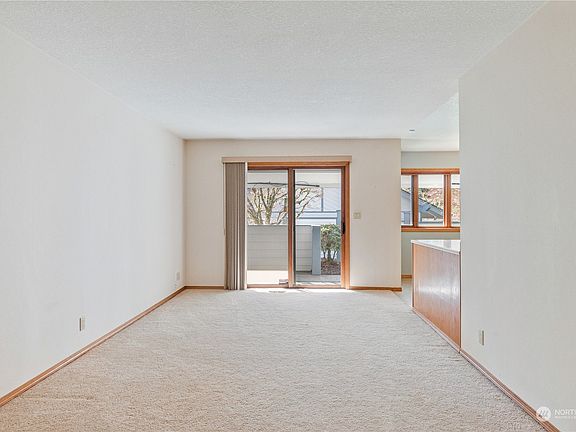 4th image of 2955 Glenwood Drive #7