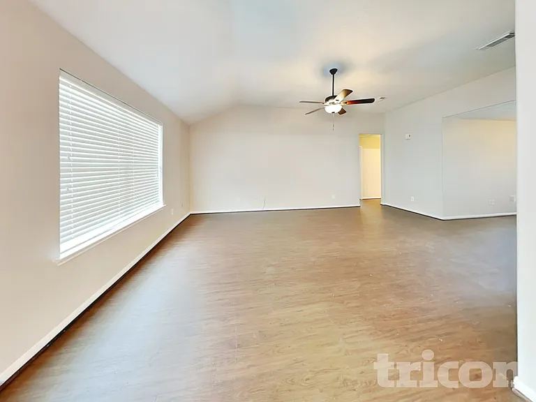 12230 Scarlet River Dr — Photo 2