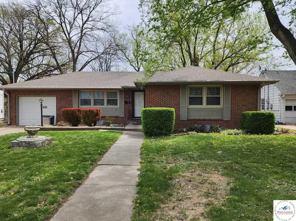 904 S 2nd St, Clinton, MO 64735