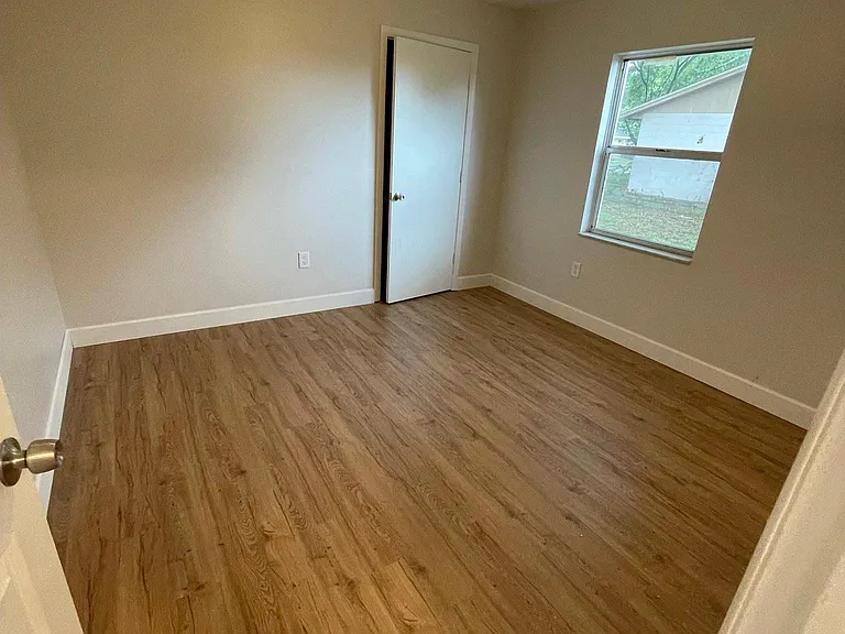 3604 Dovetail Ln N — Photo 6