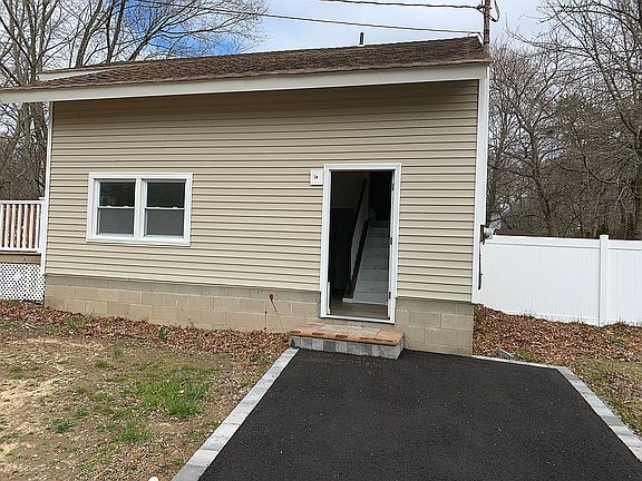 2nd image of 17 Cherry Ln