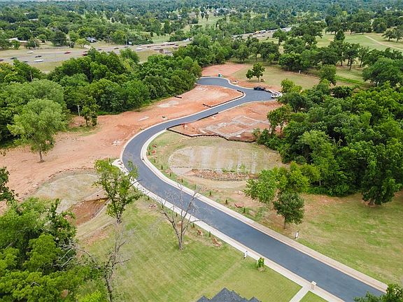 4th image of 4412 Redbud Dr #9