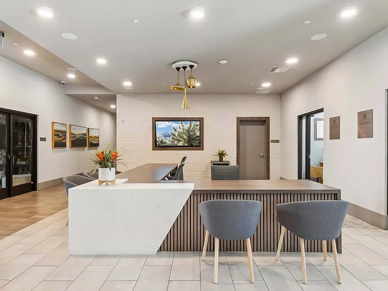 Scottsdale Grand — Photo 21