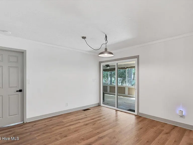 109 Grampian Way — Photo 22