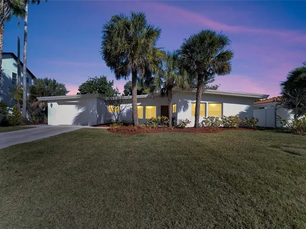 119 9th St, Belleair Beach, FL 33786