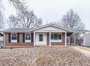 2366 Wesglen Estates Dr, Maryland Heights, MO