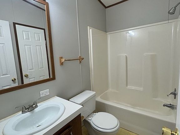 2nd image of 153 Oak St