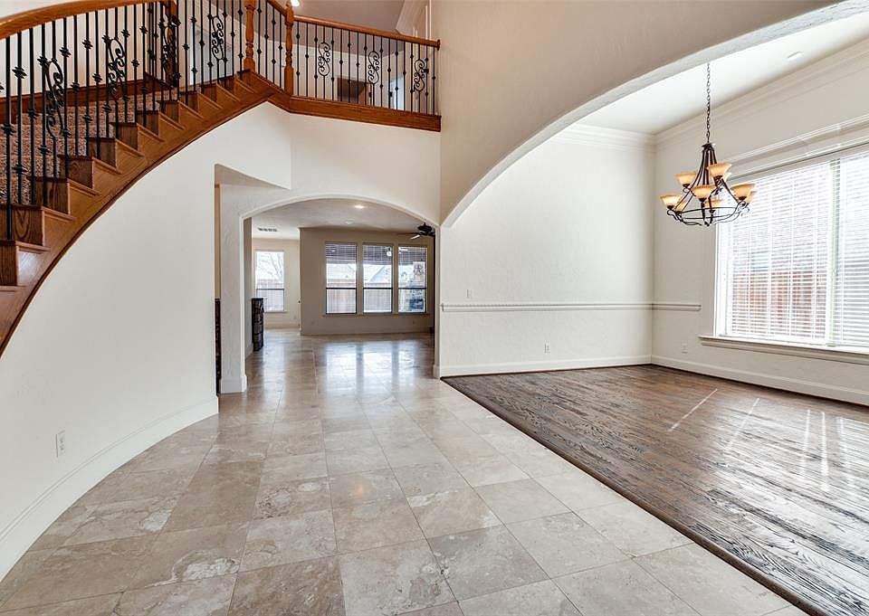 1st image of 8004 Canyon Oak Dr