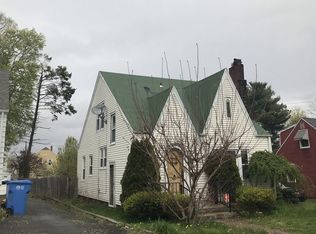 27 Robert St, Hamden, CT 06514