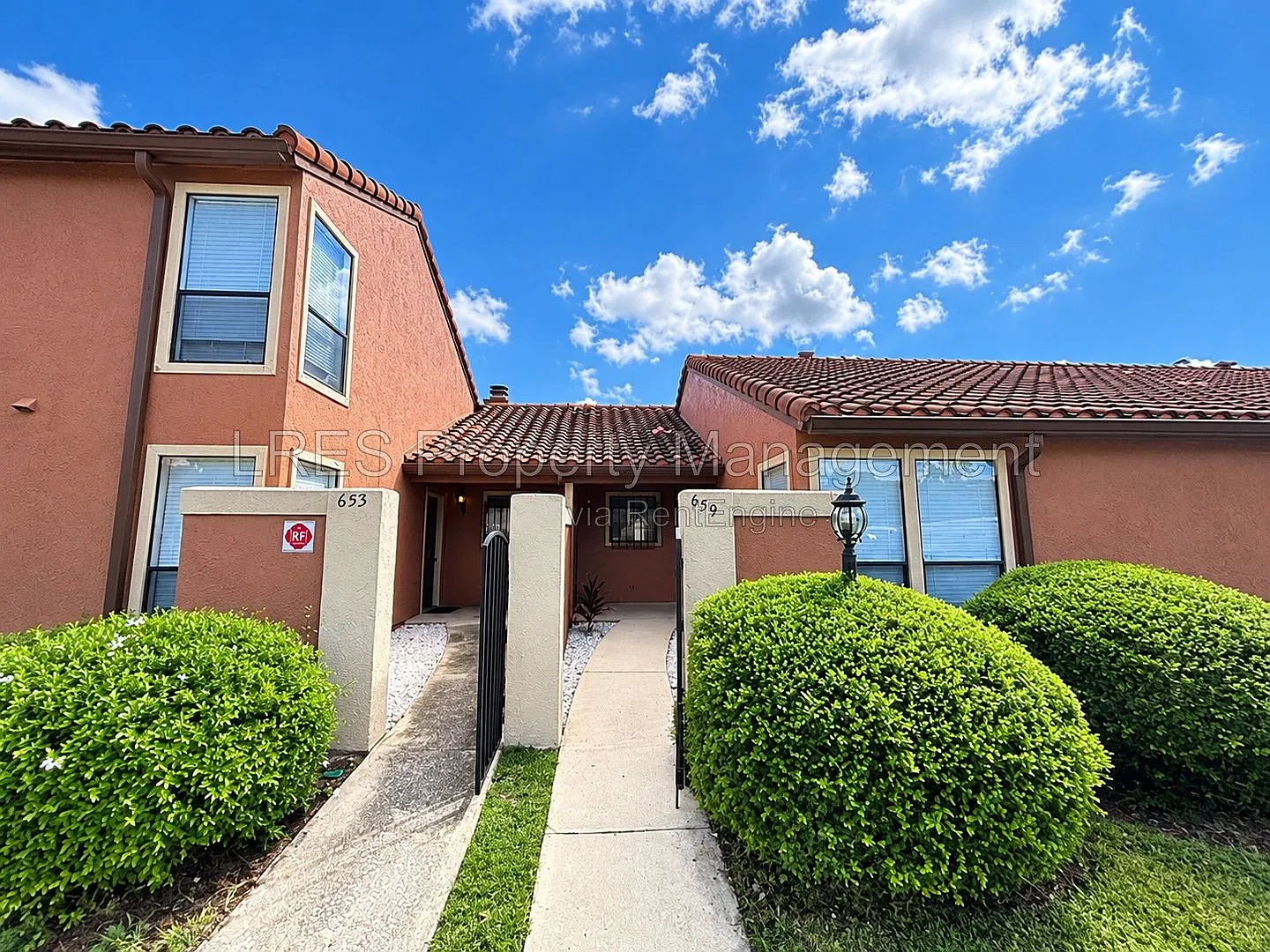 2 bed, 2.0 bath, 1037 sqft, $1,695 — Photo 1