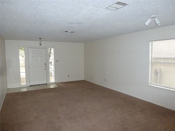 3rd image of 13915 Conner Downs Dr