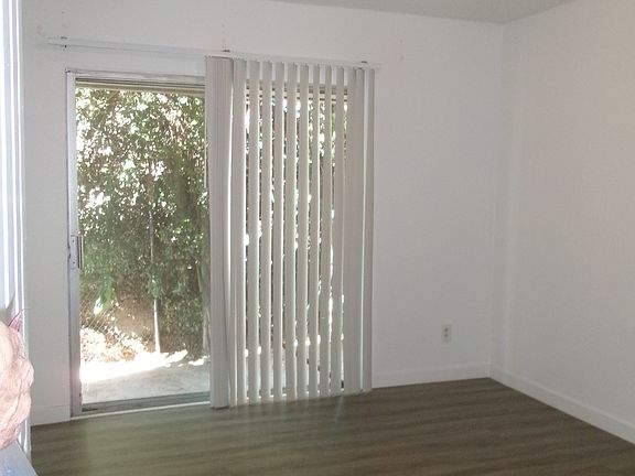 5th image of 2537 Hancock St APT 4