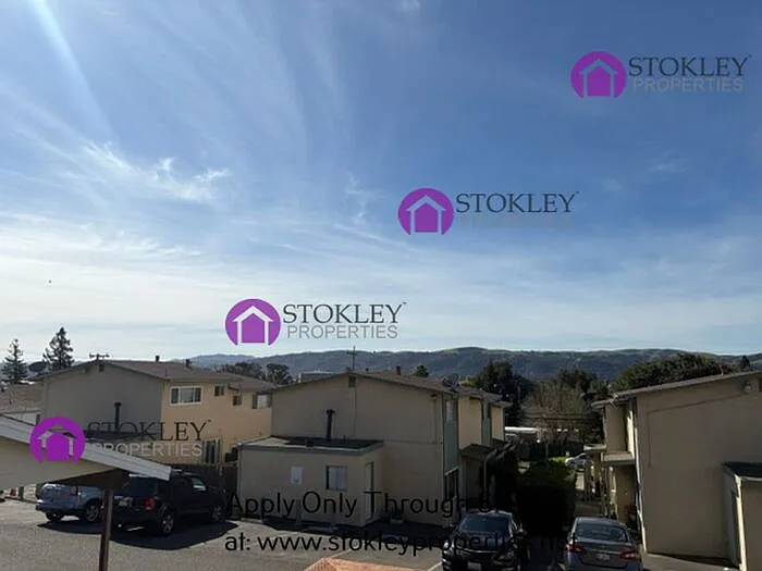 3 bed, 1.5 bath, 1030 sqft, $2,835 — Photo 2