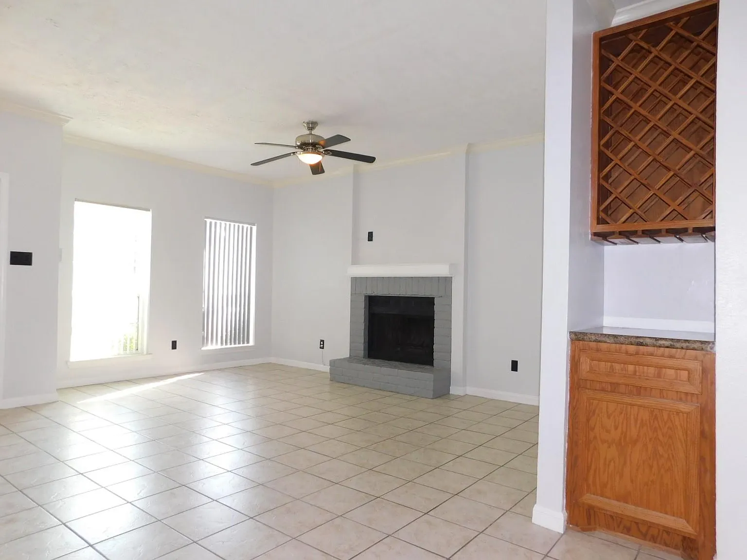 2 bed, 2.5 bath, 1232 sqft, $1,450 — Photo 2