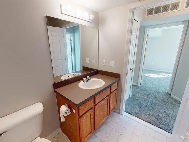 2785 S Knightsbridge Cir — Photo 13
