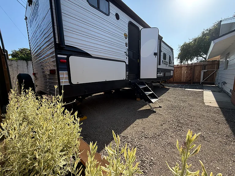 Melrose Dr — Photo 11