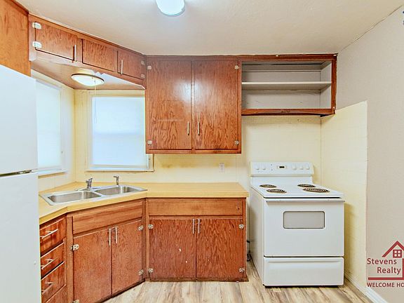 2nd image of 1602 NW Irwin Ave