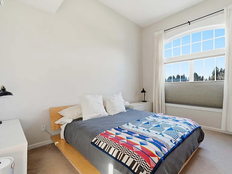 2442 NW Burnett St — Photo 5
