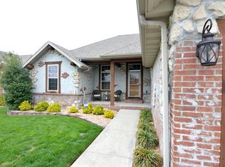 623 N Galileo Dr, Nixa, MO 65714