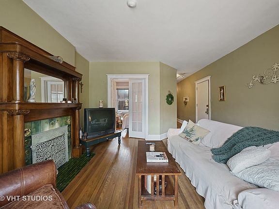 3rd image of 204 N Kenilworth Ave APT 1N