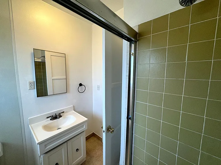 1935 Cloverfield Blvd — Photo 30