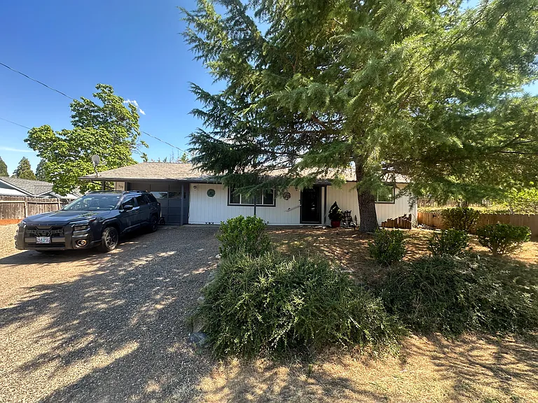 520 G St — Photo 2