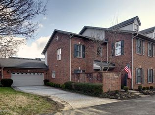 703 Tunbridge Wells Ln, Windy Hills, KY 40207