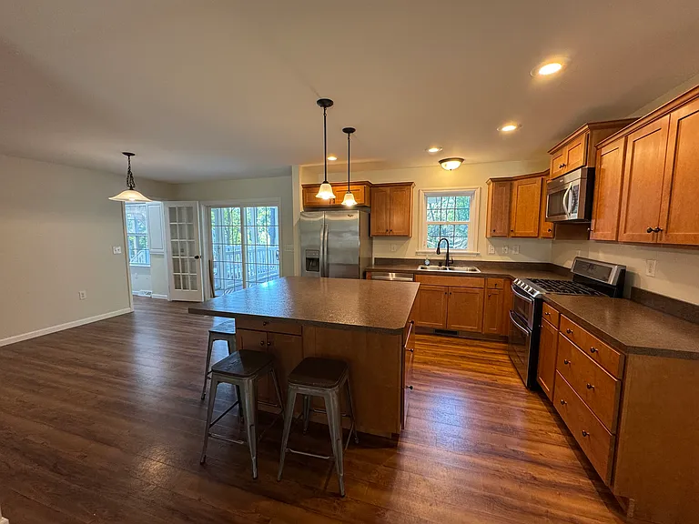 2094 Fieldcrest Dr — Photo 7
