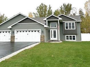 719 Taft Loop S, Cambridge, MN 55008