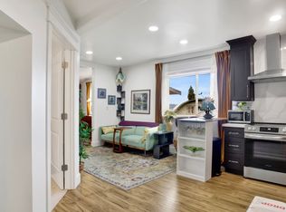 910 4th St #8, Anacortes, WA 98221