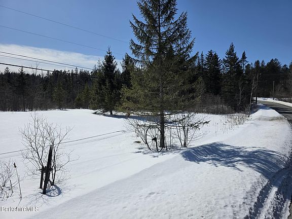 3rd image of 26 Loop Rd