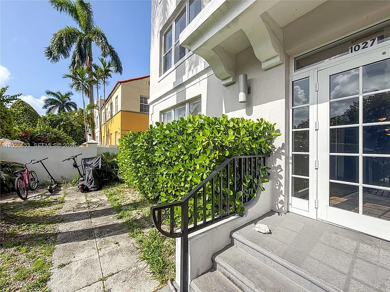 1027 Pennsylvania Ave #303 — Photo 3