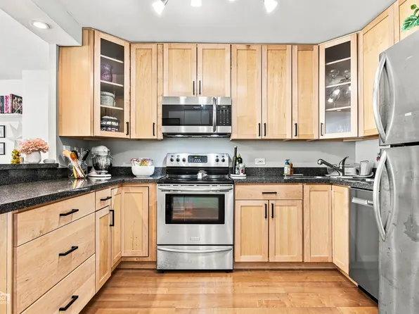 1660 N La Salle St #508, Chicago, IL 60614