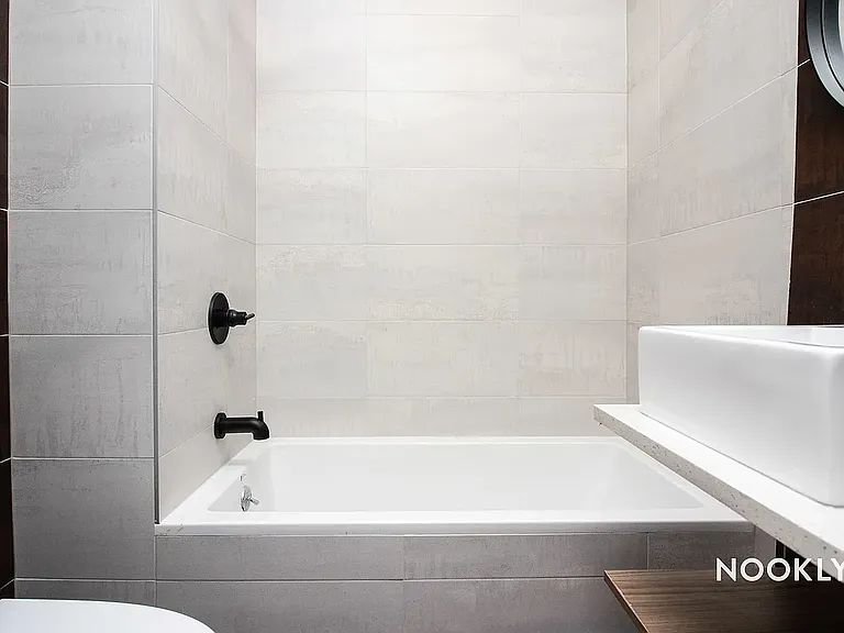 18 Park St #1L — Photo 13