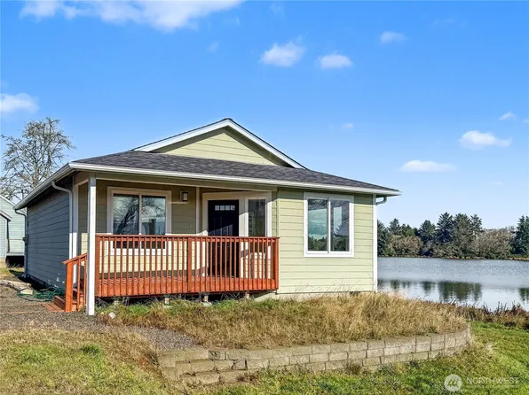 584 Mount Olympus Avenue SE, Ocean Shores, WA 98569