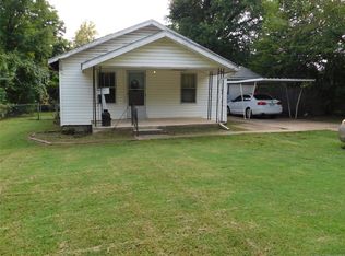 616 W 5th Ave, Bristow, OK 74010