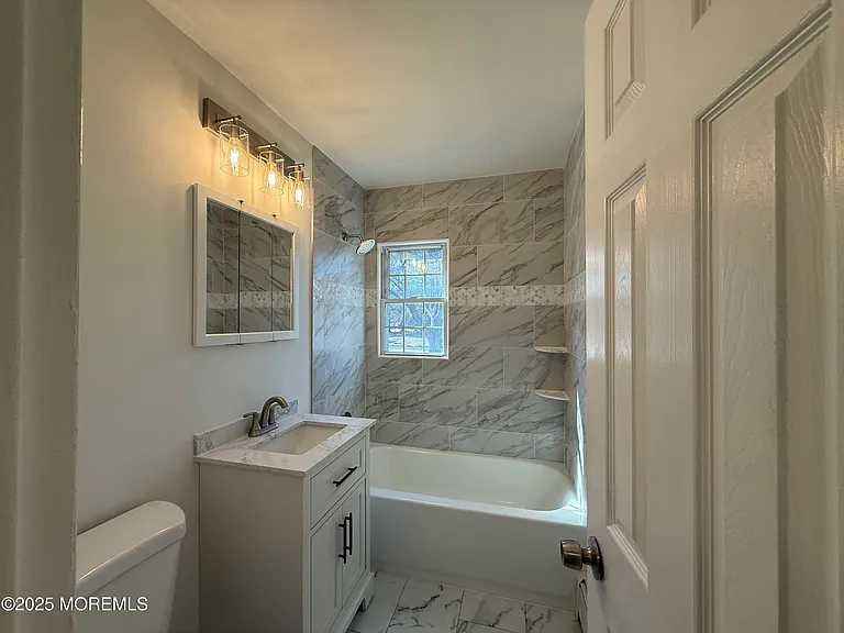 58 Stonehurst Blvd #D — Photo 17