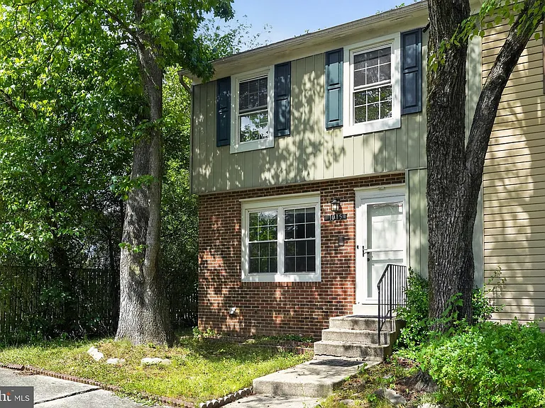 1015 Saint Michaels Dr — Photo 1