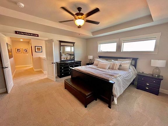 2nd image of 2485 NW Glen Oak Ave