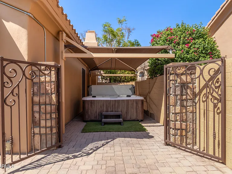 1211 E Desert Flower Ln — Photo 42