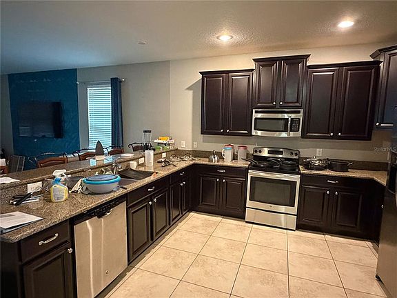 2nd image of 1419 WEXFORD WAY