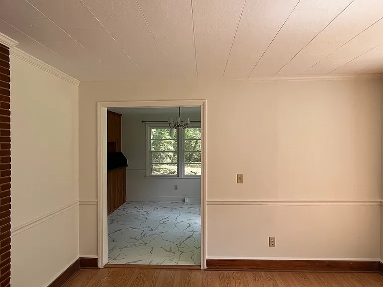 Sparrow Springs Rd — Photo 15