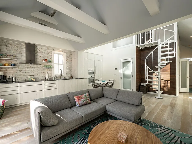 715 Chapman Ln — Photo 27