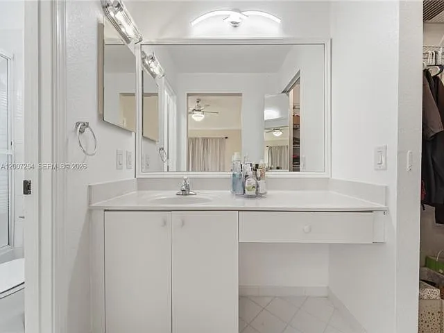 1004 Golden Cane Dr — Photo 3