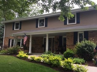 5533 Roanoke Rd, Rockford, IL 61107